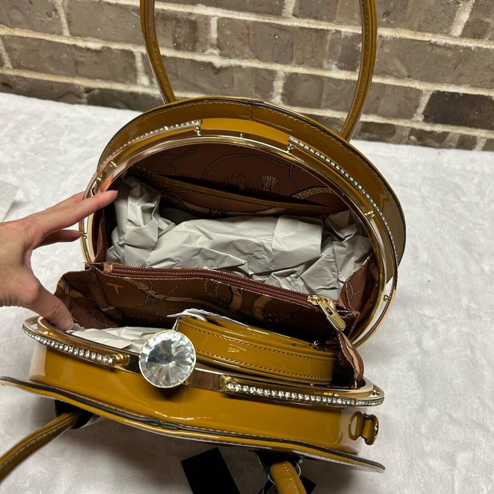 La Terre Fashion Vegan Leather Equestrian Brown Circular Bag Purse Diamond NWT - Picture 6 of 10